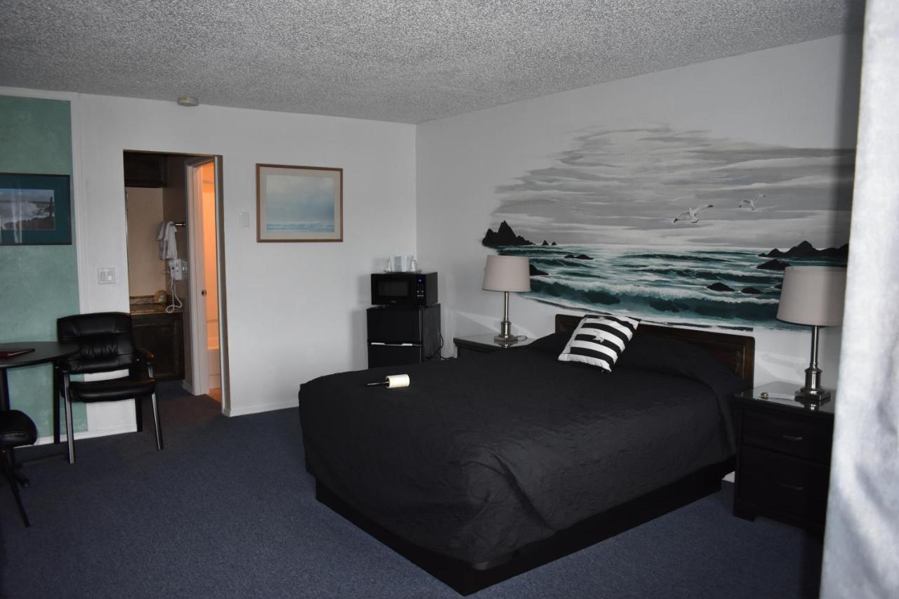 Lighthouse Cove Inn Bandon Dış mekan fotoğraf A room at the Inn at the Opera