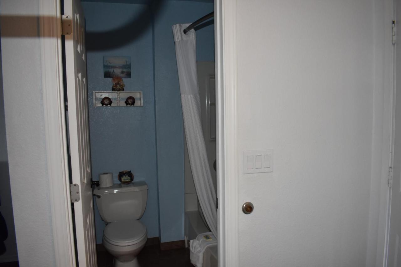 Lighthouse Cove Inn Bandon Dış mekan fotoğraf Bathroom
